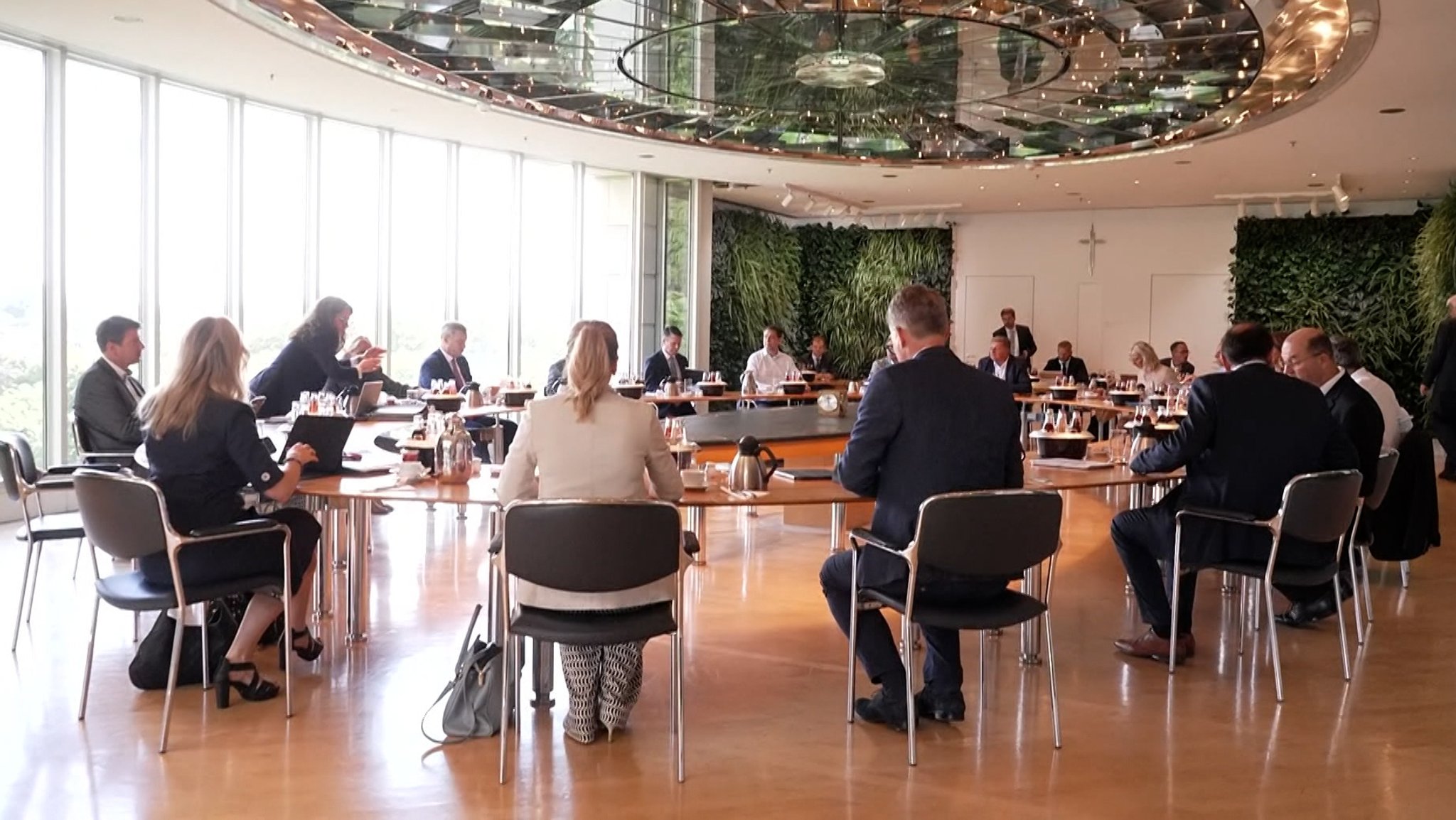 Kabinett: Neue KI-Regelung für Bayerns Hochschulen