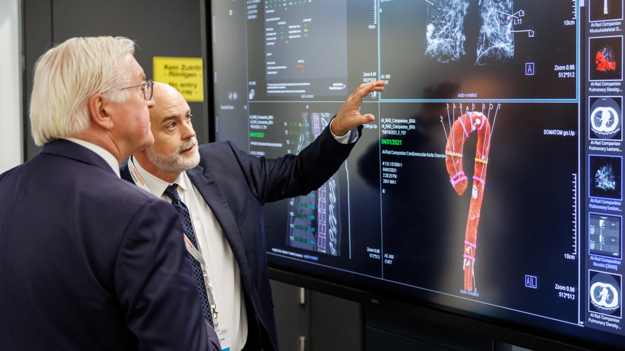 Besuch von Bundespräsident Frank-Walter Steinmeier bei Siemens Healthineers in Erlangen.