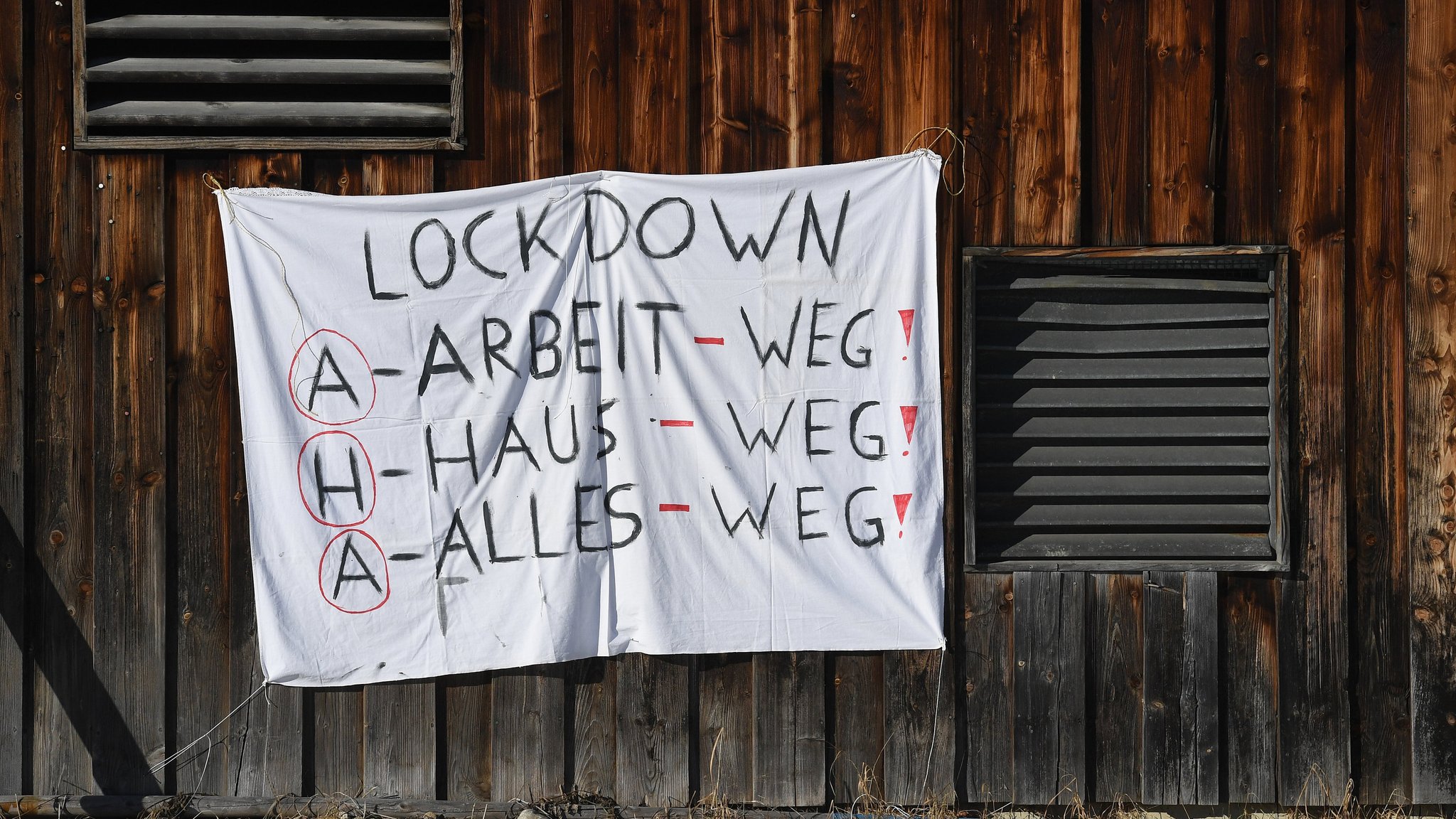 Kritiker warnen vor negativen Folgen des Lockdowns.