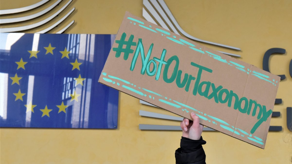 Protest gegen ein grünes EU-Label für Atomkraft und Gas innerhalb der sogenannten Taxonomie vor der EU-Kommission. (13.1.2022)