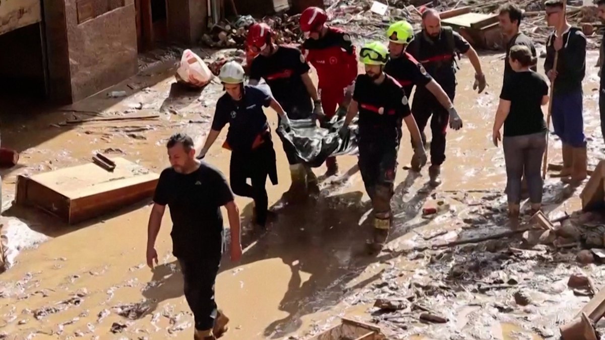 Spanien: Mehr als 150 Tote nach Überschwemmungen