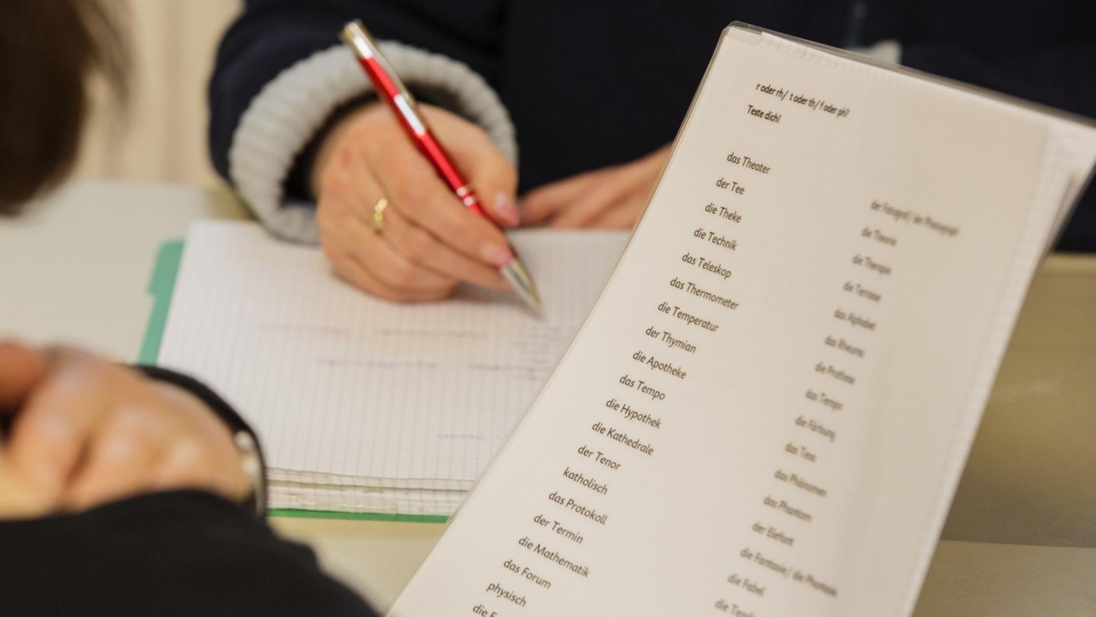 Bayern Eine Million Erwachsene Konnen Nicht Lesen Und Schreiben Br24