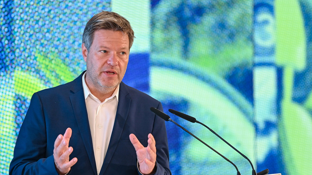 Bundeswirtschaftsminister Robert Habeck | Bild: dpa-Bildfunk/Patrick Pleul Bundeswirtschaftsminister Robert Habeck