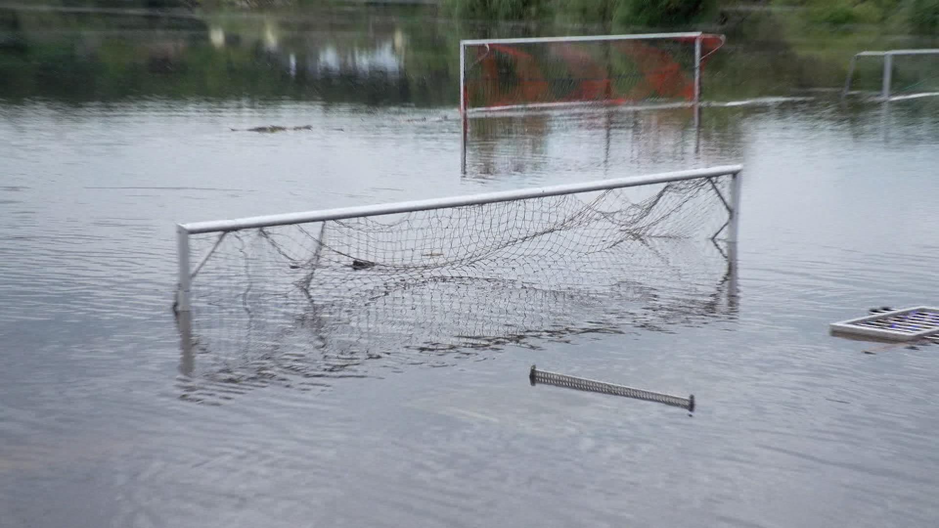 Umweltminister Glauber will in Zukunft Projekte wie Flutpolder notfalls mithilfe von Enteignungen durchsetzen.