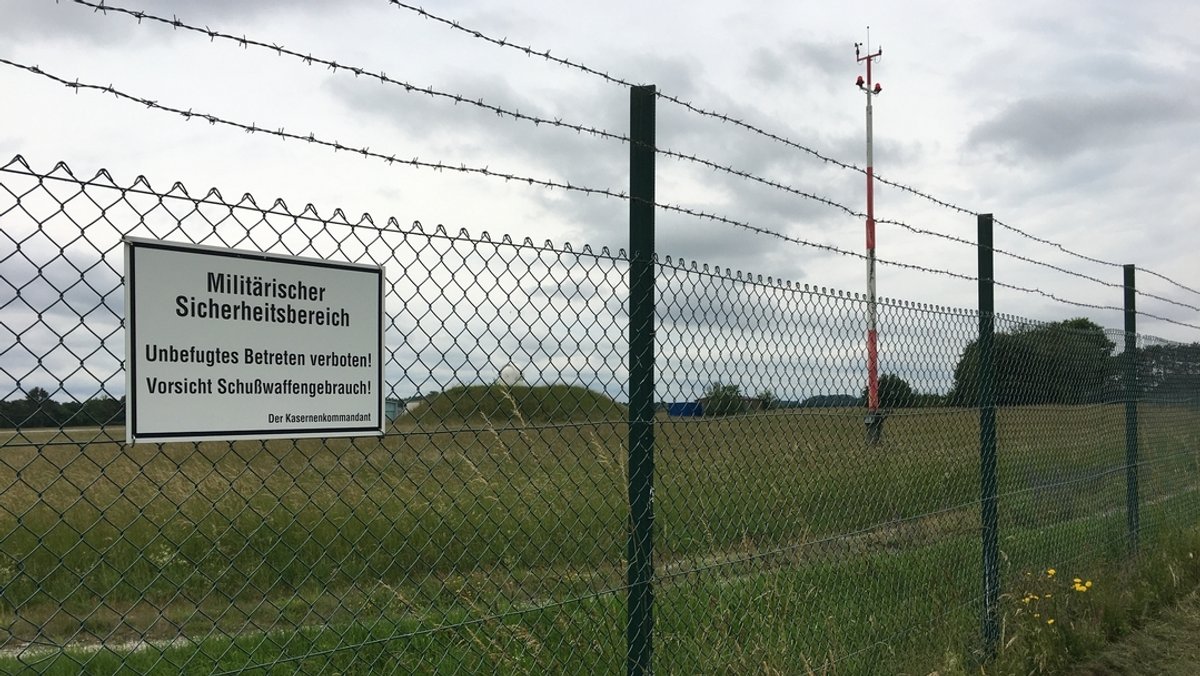 Rund 50 Warnschilder von Bundeswehr-Übungsplatz gestohlen