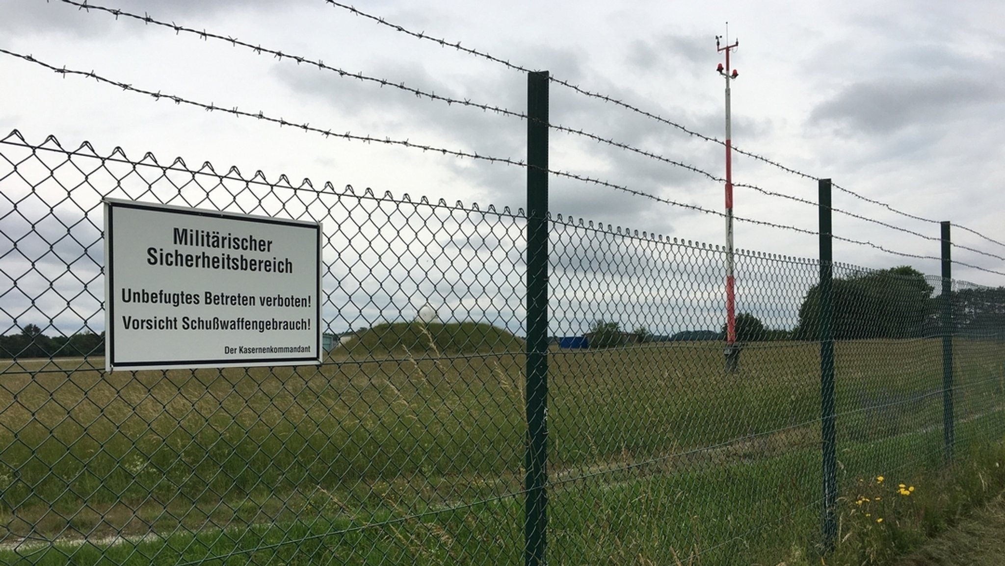 Rund 50 Warnschilder von Bundeswehr-Übungsplatz gestohlen