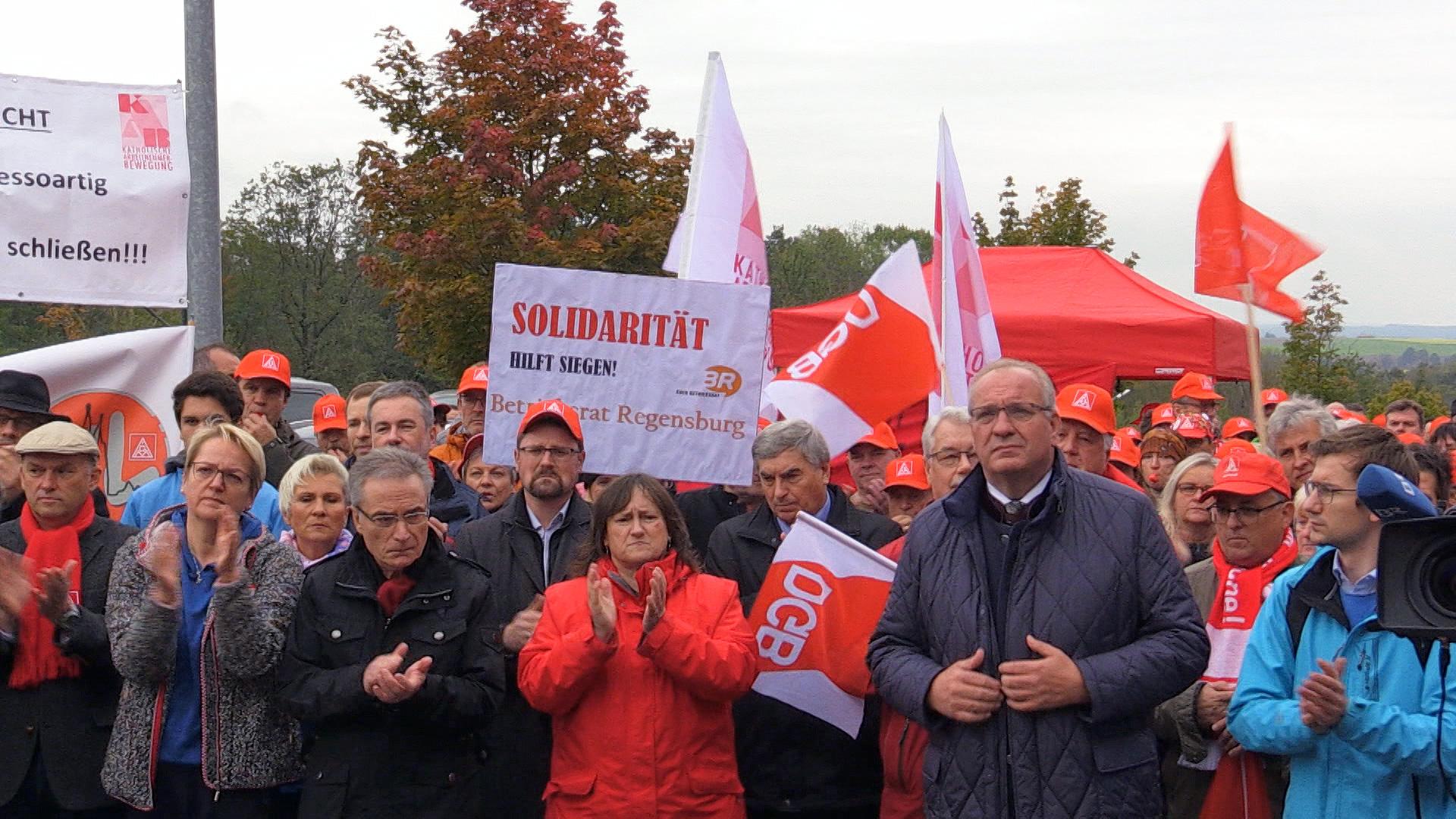Demonstration wegen des Stellenabbaus bei Continental | Bild: BR Demonstration wegen des Stellenabbaus bei Continental