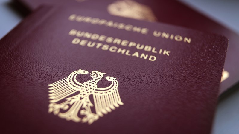 Ein Deutscher Reisepass.
