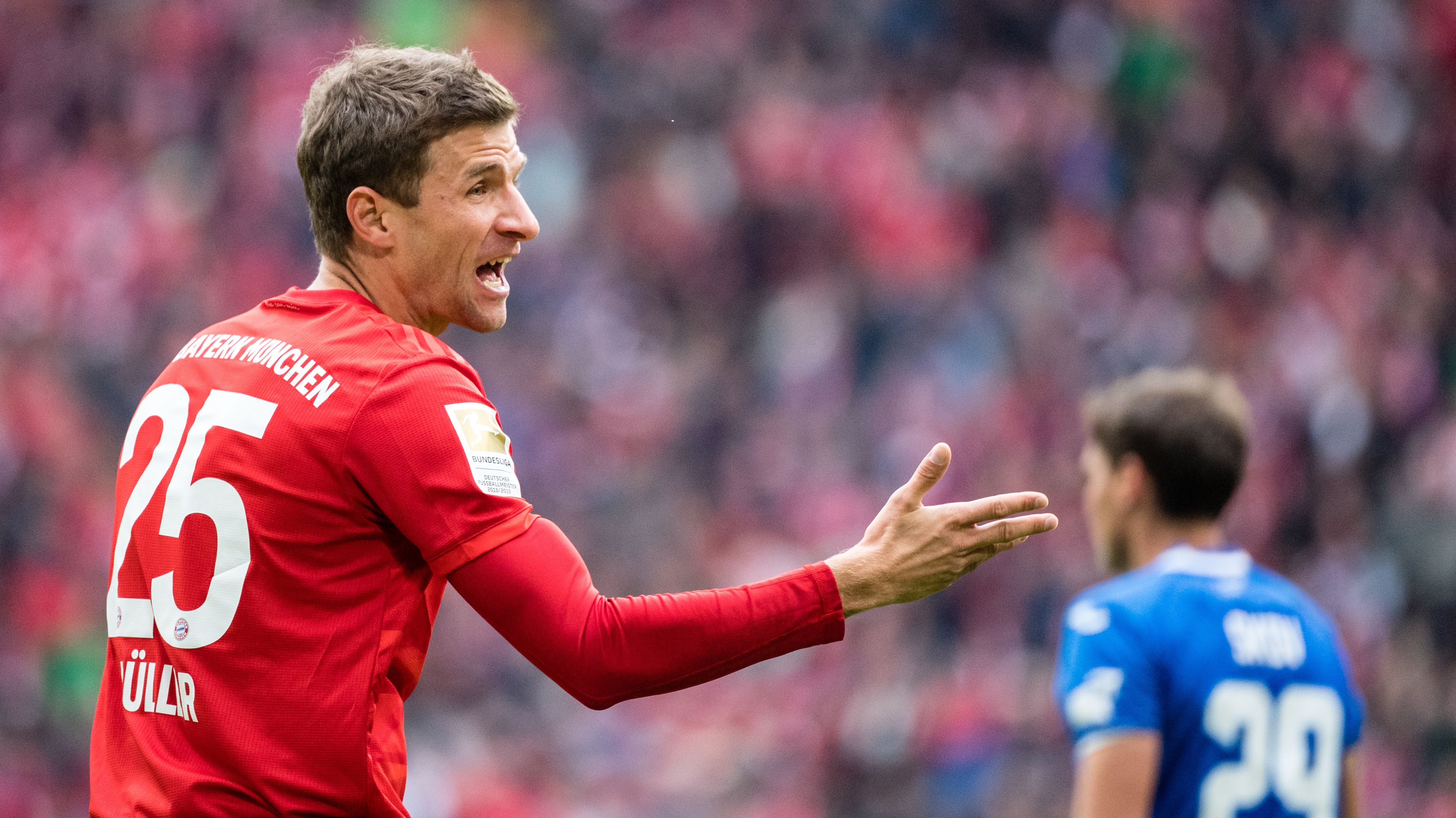 1 2 Adamyan Schockt Den Fc Bayern Br24