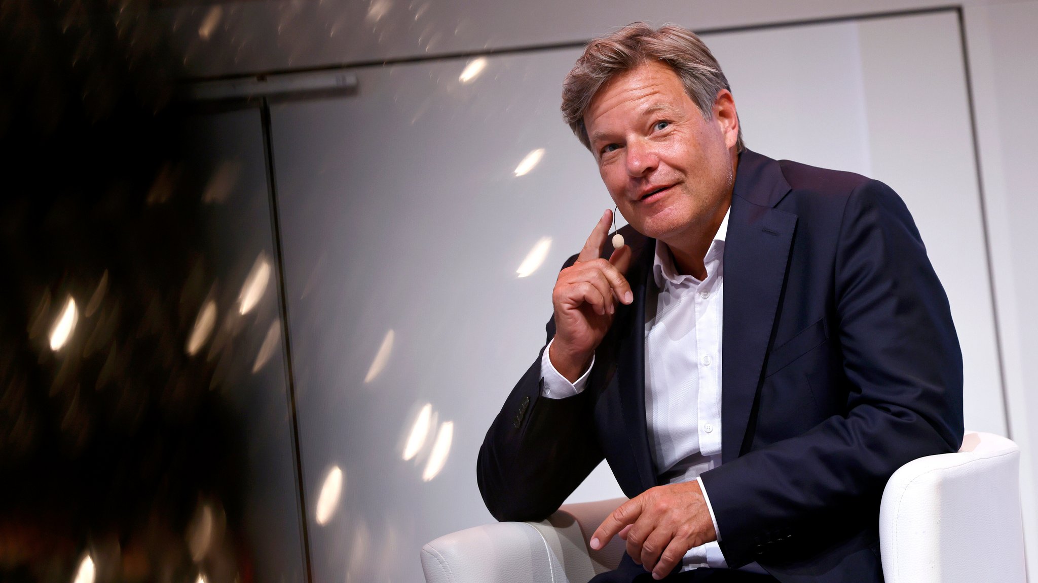 Robert Habeck verlässt den Bundestag – und geht ins Ausland