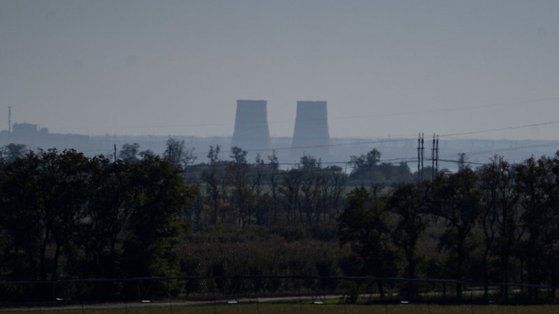 Das Kernkraftwerk Saporischschja ist aus einer Entfernung von etwa zwanzig Kilometern zu sehen (Archivbild).