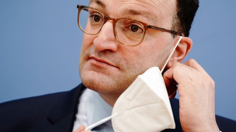 Jens Spahn als Gesundheitsminister. Laut Medien wurden im Bericht zur Corona-Maskenbeschaffung zentrale Passagen zu seiner Rolle geschwärzt. (Archivbild) | Bild: dpa-Bildfunk/Kay Nietfeld Jens Spahn als Gesundheitsminister. Laut Medien wurden im Bericht zur Corona-Maskenbeschaffung zentrale Passagen zu seiner Rolle geschwärzt. (Archivbild)