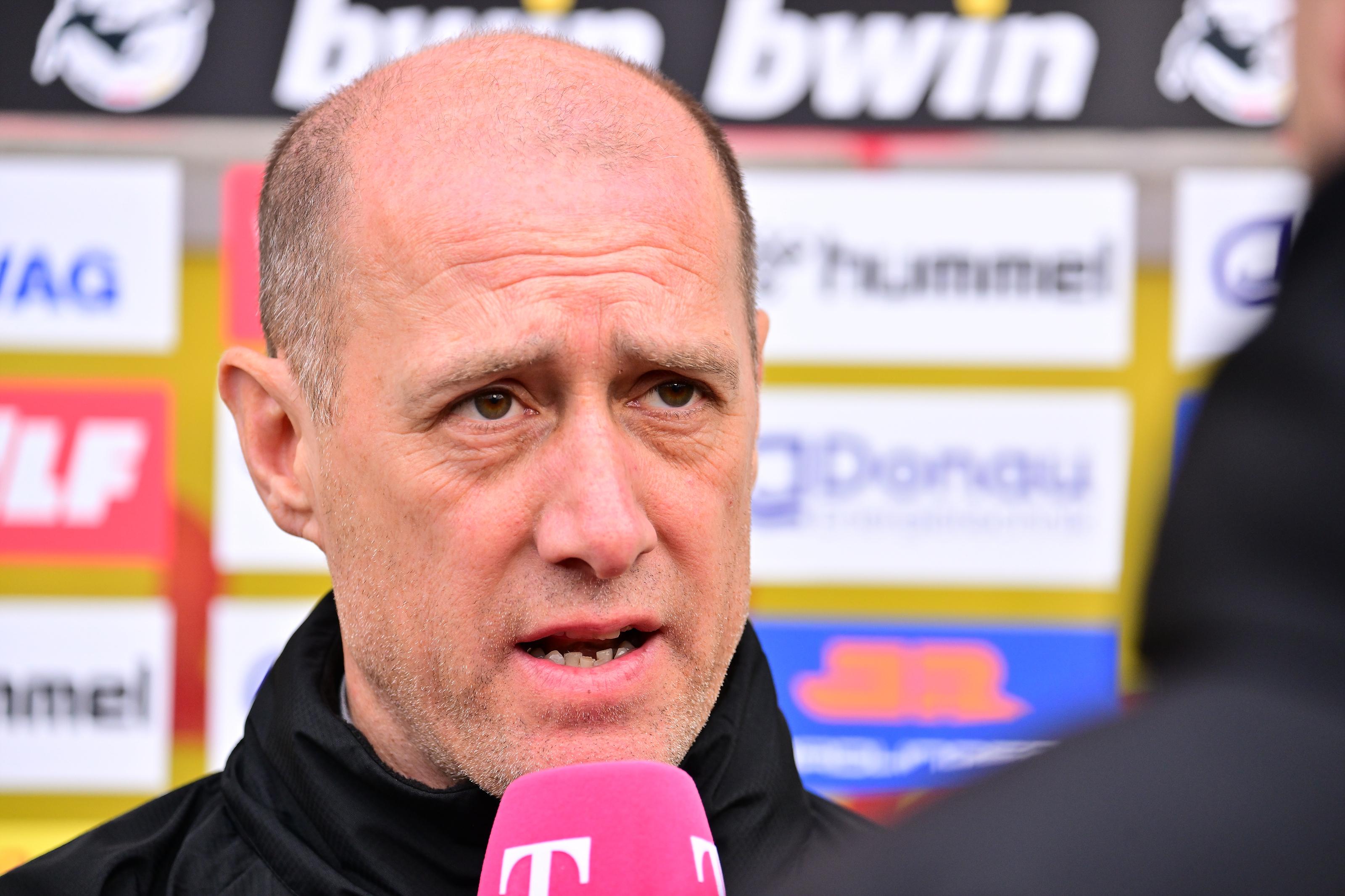  Joe Enochs ( Trainer SSV Jahn Regensburg ) im Interview