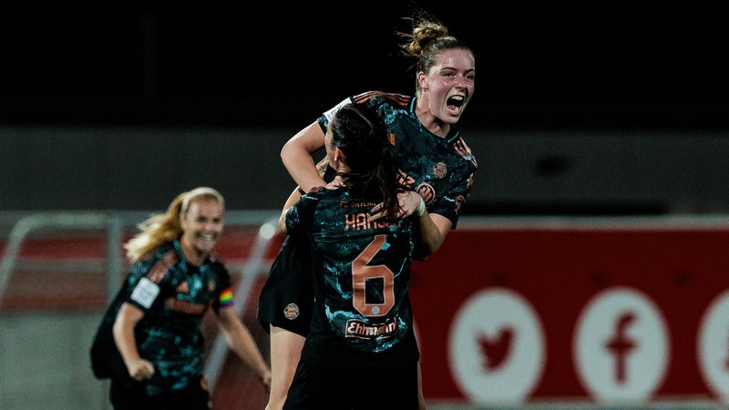 Alara Sehitler vom FC Bayern München | Bild: picture-alliance/dpa Alara Sehitler vom FC Bayern München