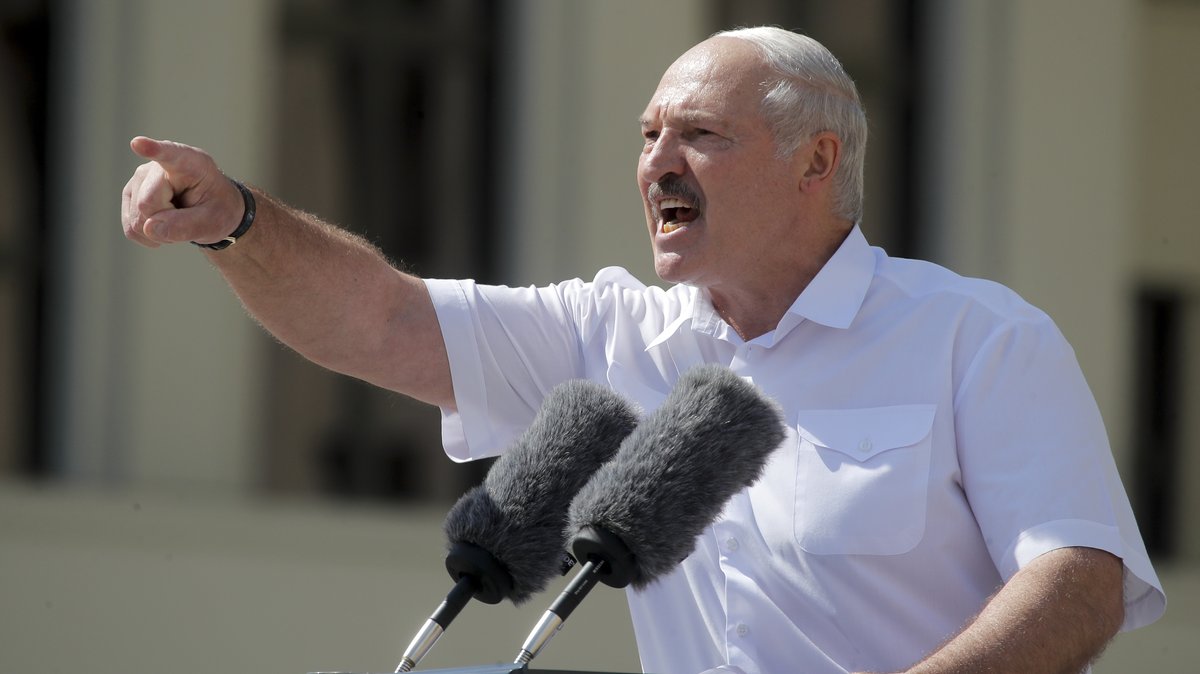 Alexander Lukaschenko gilt als "letzter Diktator Europas". Aktuell ranken sich mehrere Verschwörungserzählungen um ihn. Angeblich haben ihm WHO & IWF Geld angeboten, um einen Lockdown durchzusetzen. Das ist unwahr.