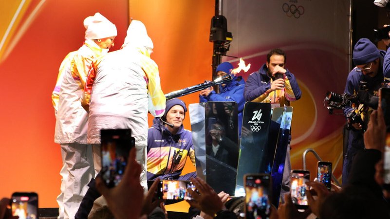 Die Olympische Fackel in Cortina d'Ampezzo | Bild: Picture Alliance Die Olympische Fackel in Cortina d'Ampezzo