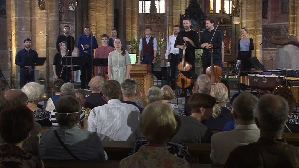Sänger und Musiker in einer Kirche in Nürnberg