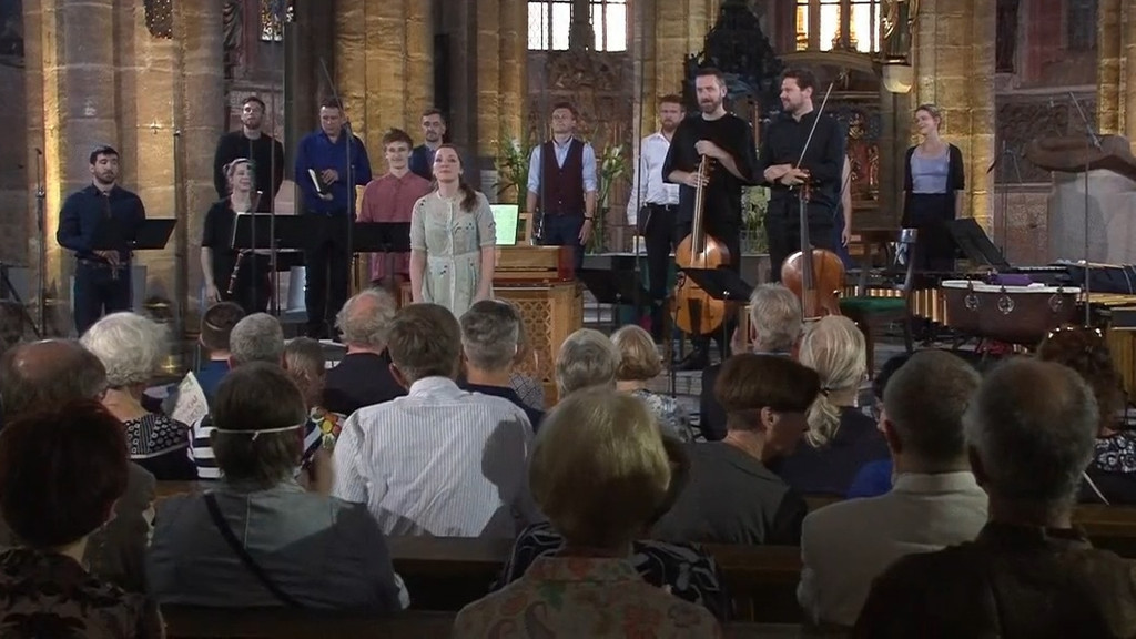 Sänger und Musiker in einer Kirche in Nürnberg | Bild: Bayerischer Rundfunk 2022 Sänger und Musiker in einer Kirche in Nürnberg