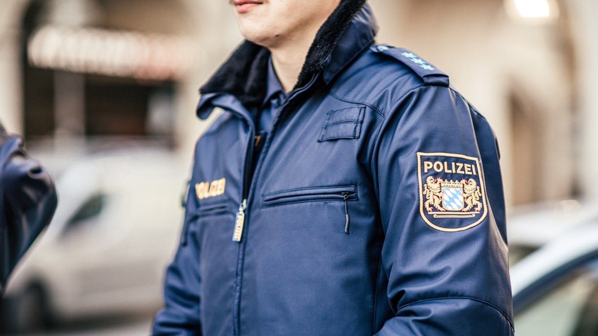 Polizistin in Uniform (Symbolbild).