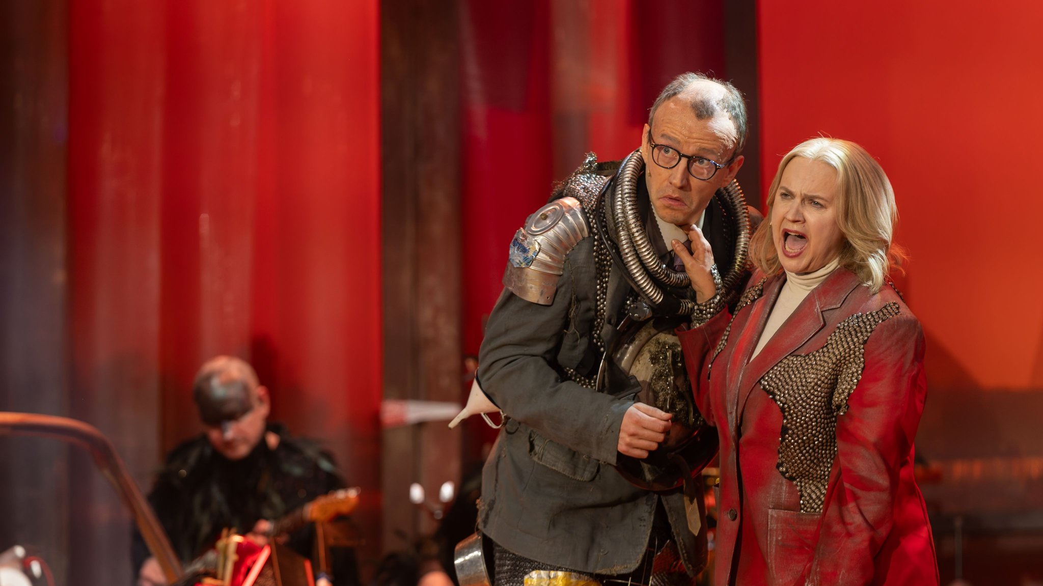 Generalprobe auf dem Nockherberg: David Zimmerschied als Friedrich Merz und Nikola Norgauer als Bärbel Bas