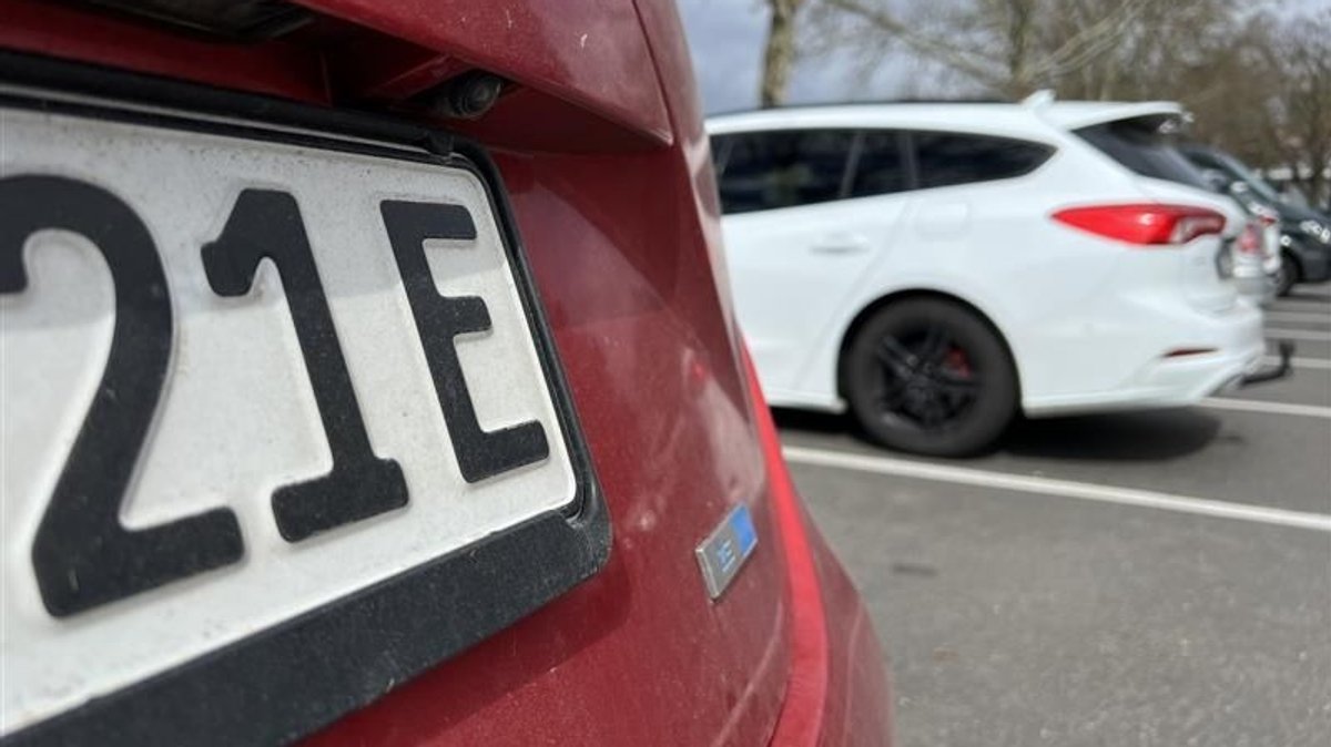 Ab April: Kostenlos parken für E-Fahrzeuge in Bayern