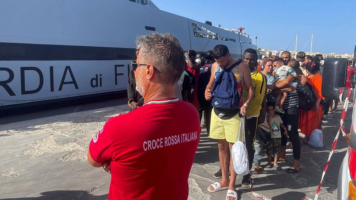 Ankunft von Flüchtlingen auf der italienischen Insel Lampedusa