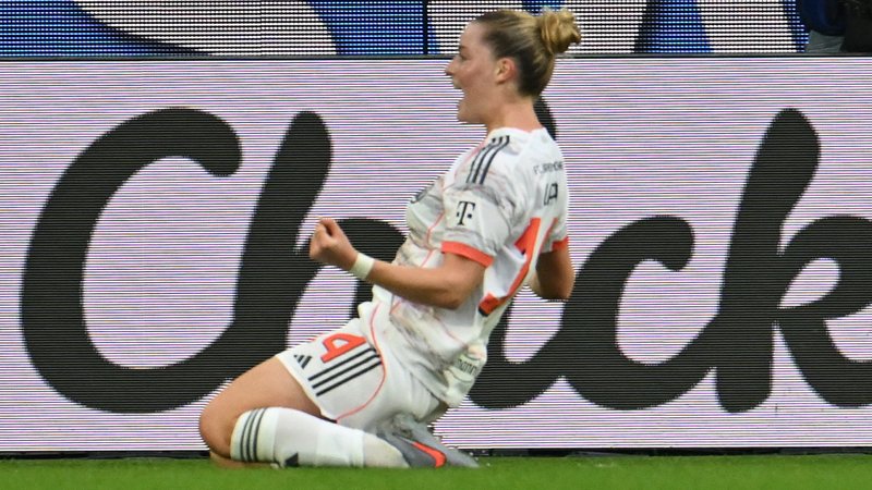 Alara feiert ihren Treffer zum 3:1 | Bild: picture alliance/dpa | Swen Pförtner Alara feiert ihren Treffer zum 3:1