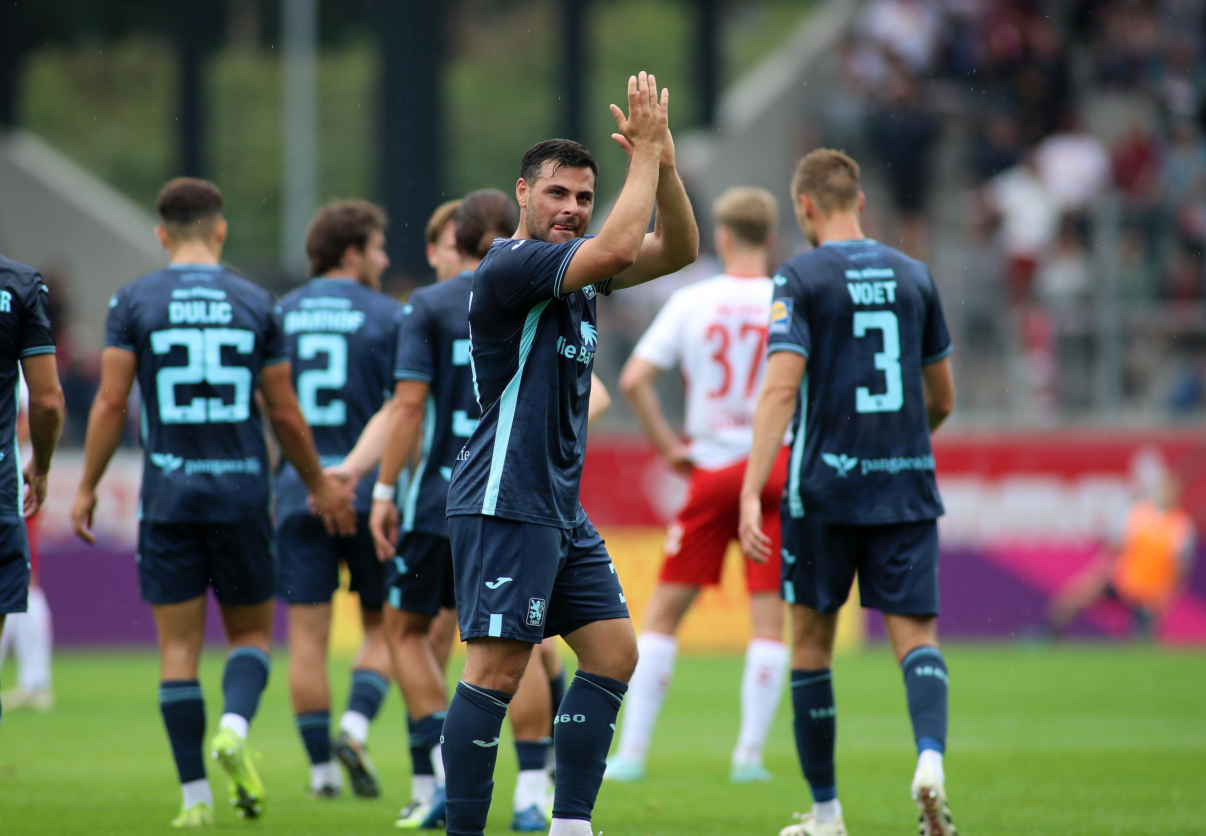 Kevin Volland (l.) jubelt mit Florian Niederlechner