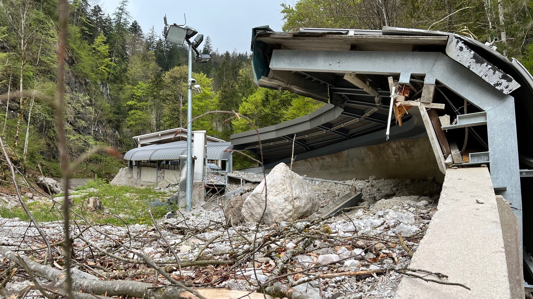 Die Bob- und Rodelbahn am Königssee wurde durch einen Murenabgang zersört.