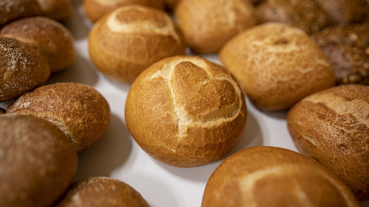 Bäckerei ruft Brötchen zurück: Verdacht auf Holz-Fremdkörper