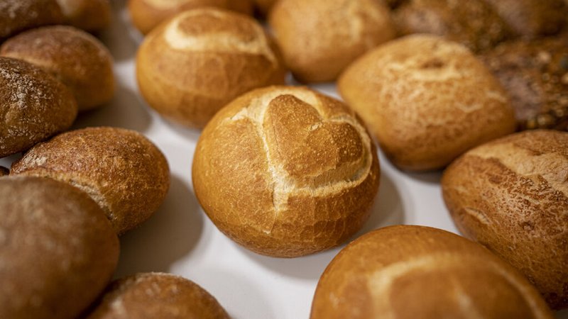 Brötchen (Symbolbild) | Bild: dpa-Bildfunk/Fabian Sommer Brötchen (Symbolbild)