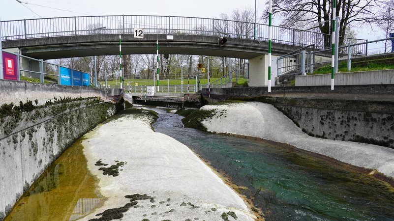 Der trockene Eiskanal, hier eine Aufnahme vom April 2025 | Bild: BR/ Veronika Scheidl Der trockene Eiskanal, hier eine Aufnahme vom April 2025