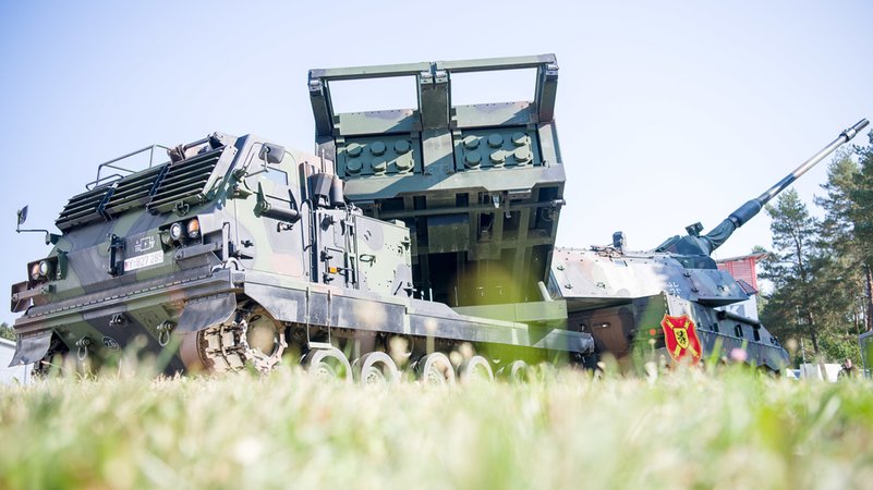 Archivbild: Raketenwerfer MARS II | Bild: dpa-Bildfunk/Sebastian Gollnow Archivbild: Raketenwerfer MARS II