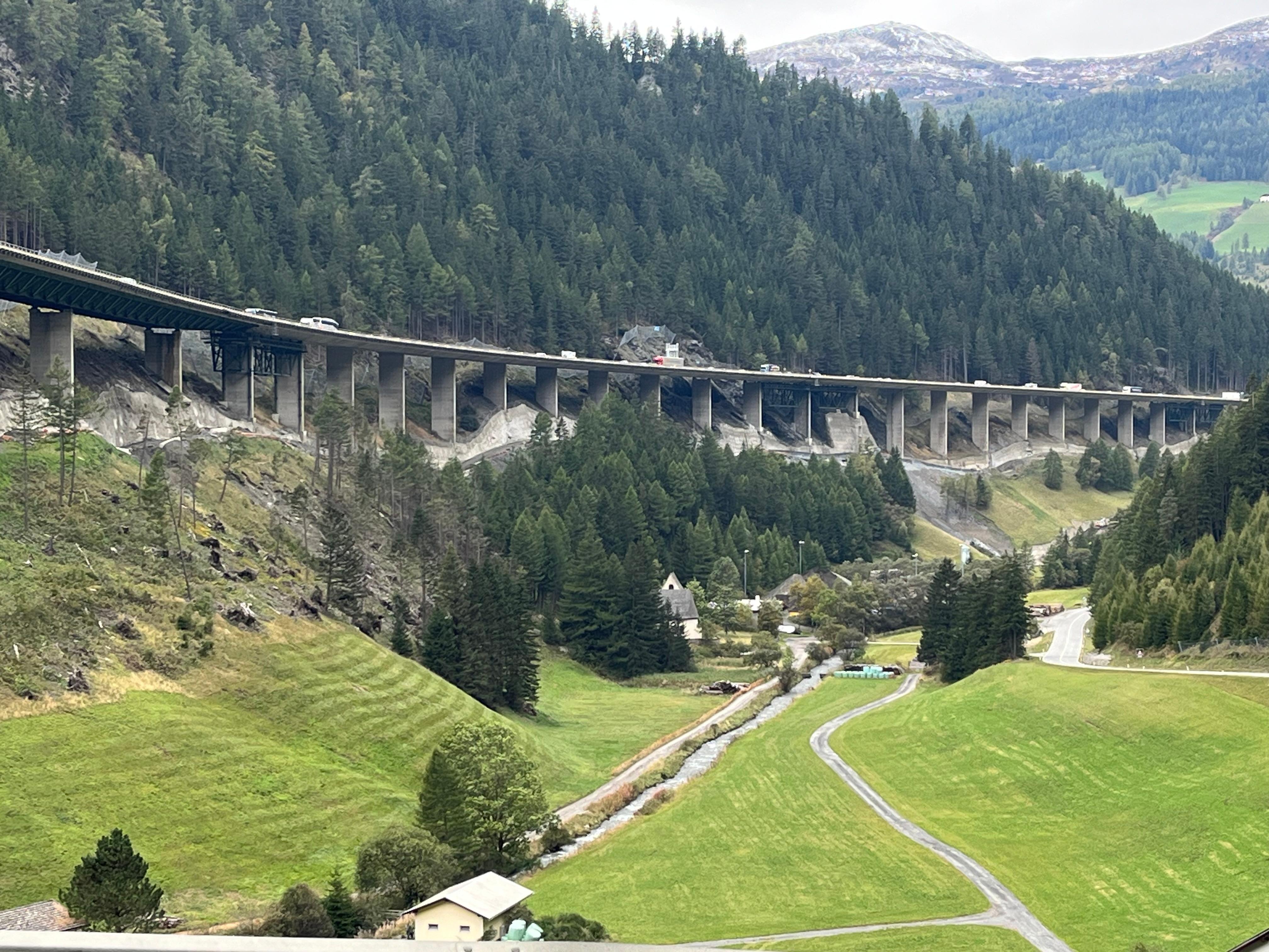 Die Luegbrücke auf der Brennerstrecke ist rund 2 Kilometer lang 