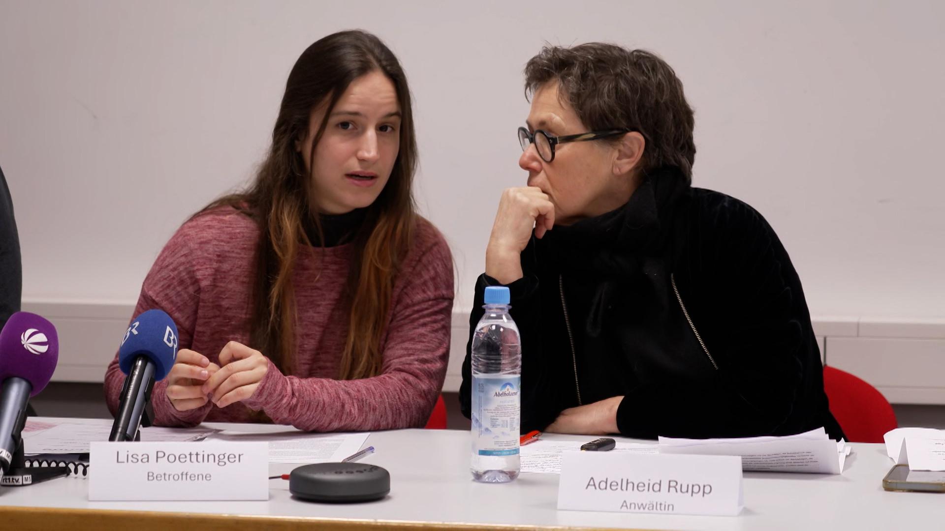 Lisa Poettinger mit Anwältin Adelheid Rupp