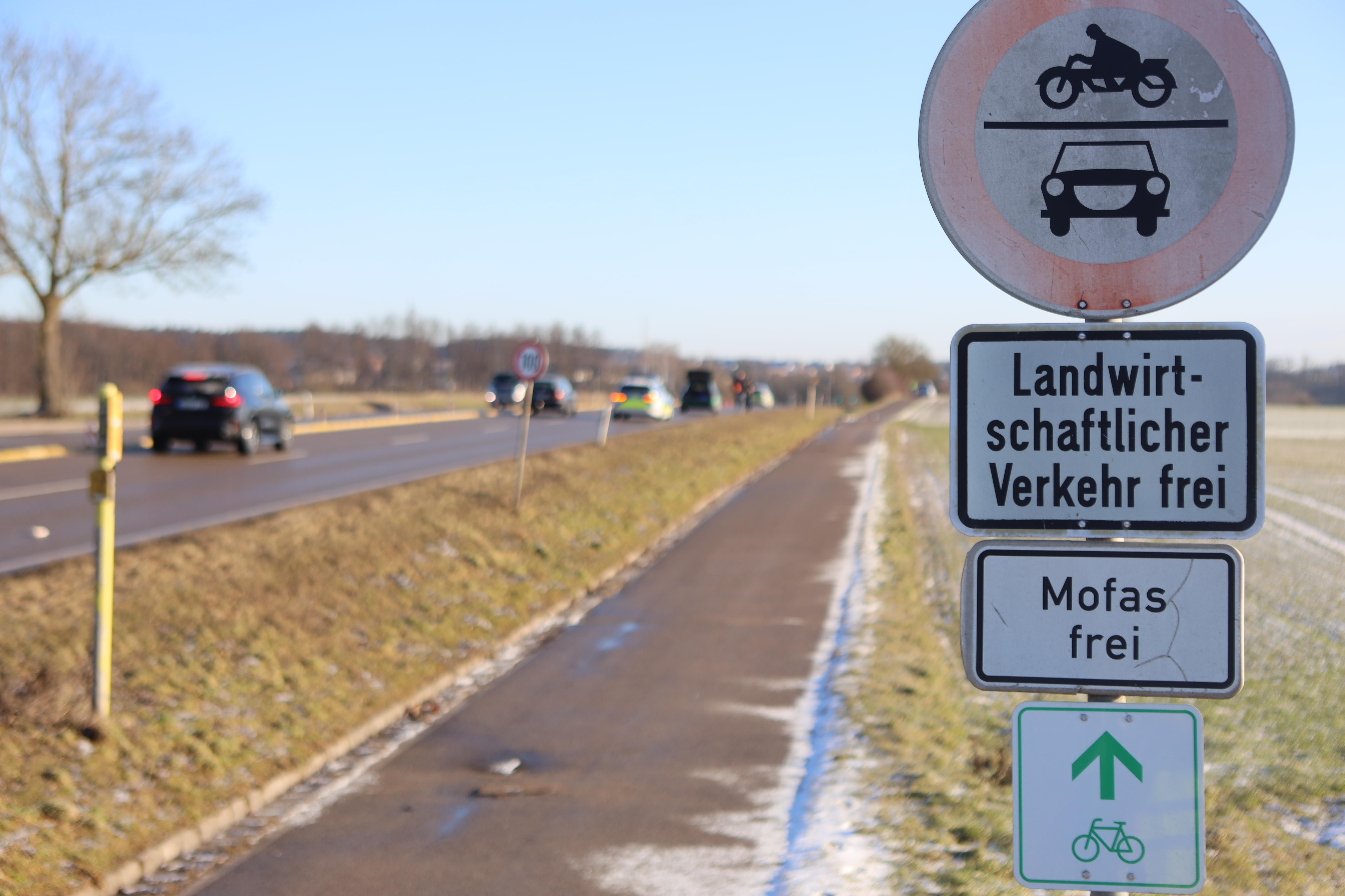 Ein Militärauto der US-Army hat bei Ansbach eine Fußgängerin überfahren. 