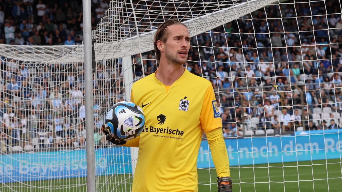 Marco Hiller im Tor des TSV 1860 München