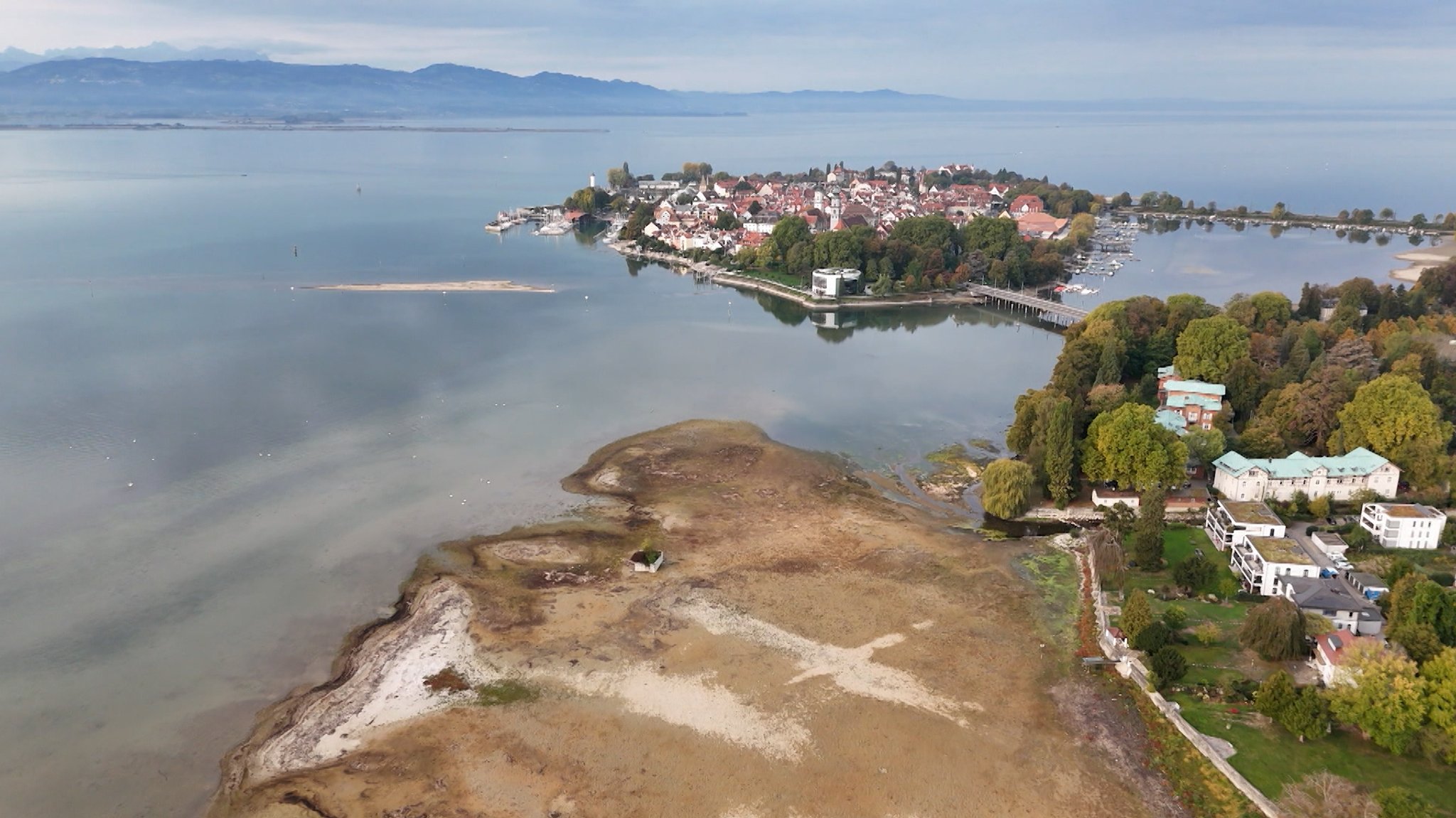 Niedrigwasser am Bodensee. | Bild: Bayerischer Rundfunk 2026 Niedrigwasser am Bodensee.