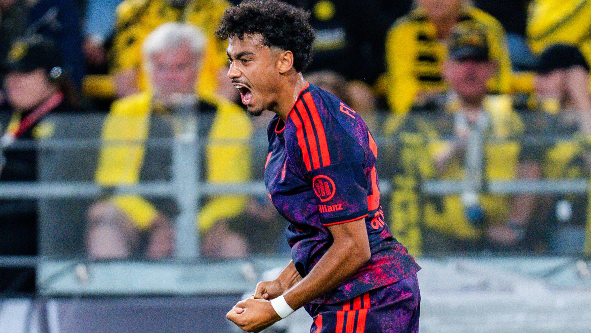 Nathaniel Brown vom FC Bayern München