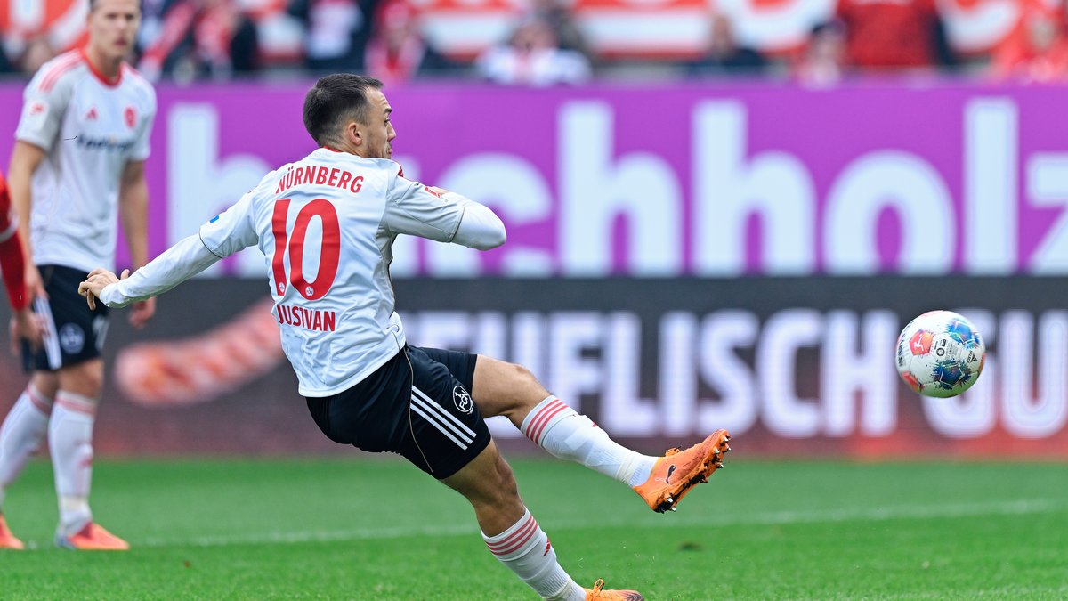 Fehler, Geschenke und spätes Elfmeterglück für Kloses Club