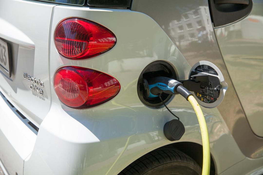 ARCHIV (26.06.2017): Symbolbild Elektroauto 