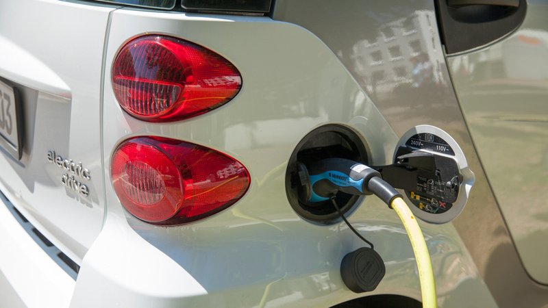 ARCHIV (26.06.2017): Symbolbild Elektroauto | Bild: BR/Herbert Ebner ARCHIV (26.06.2017): Symbolbild Elektroauto