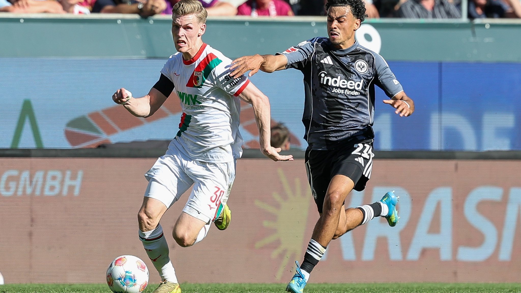 Kade trifft - FC Augsburg feiert vorzeitigen Klassenerhalt