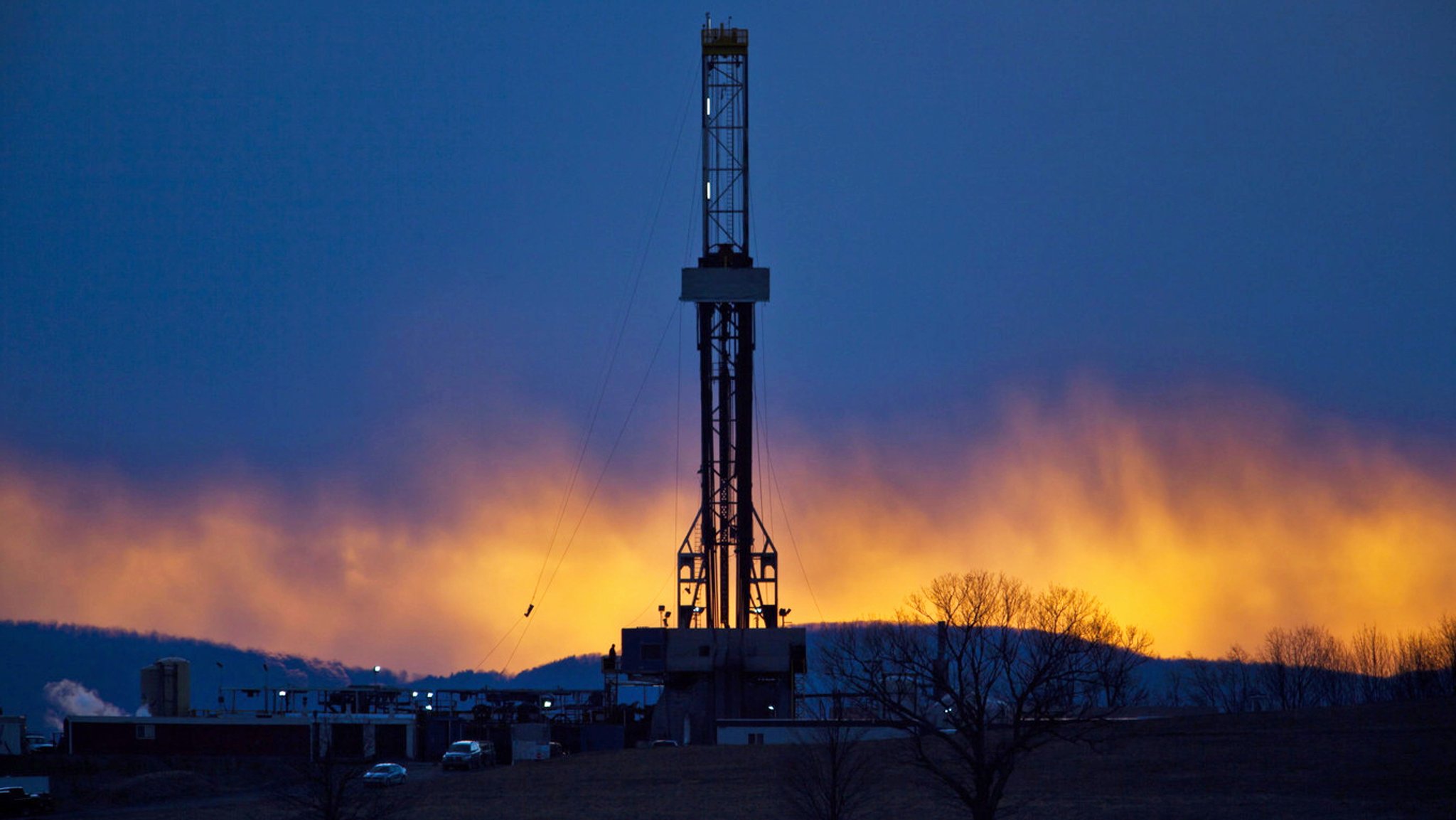 Symbolbild: Fracking. Bohrturm für Fracking in den USA: Das unkonventionelle Fracking ist eine höchst umstrittene Methode der Gewinnung für Erdgas. 