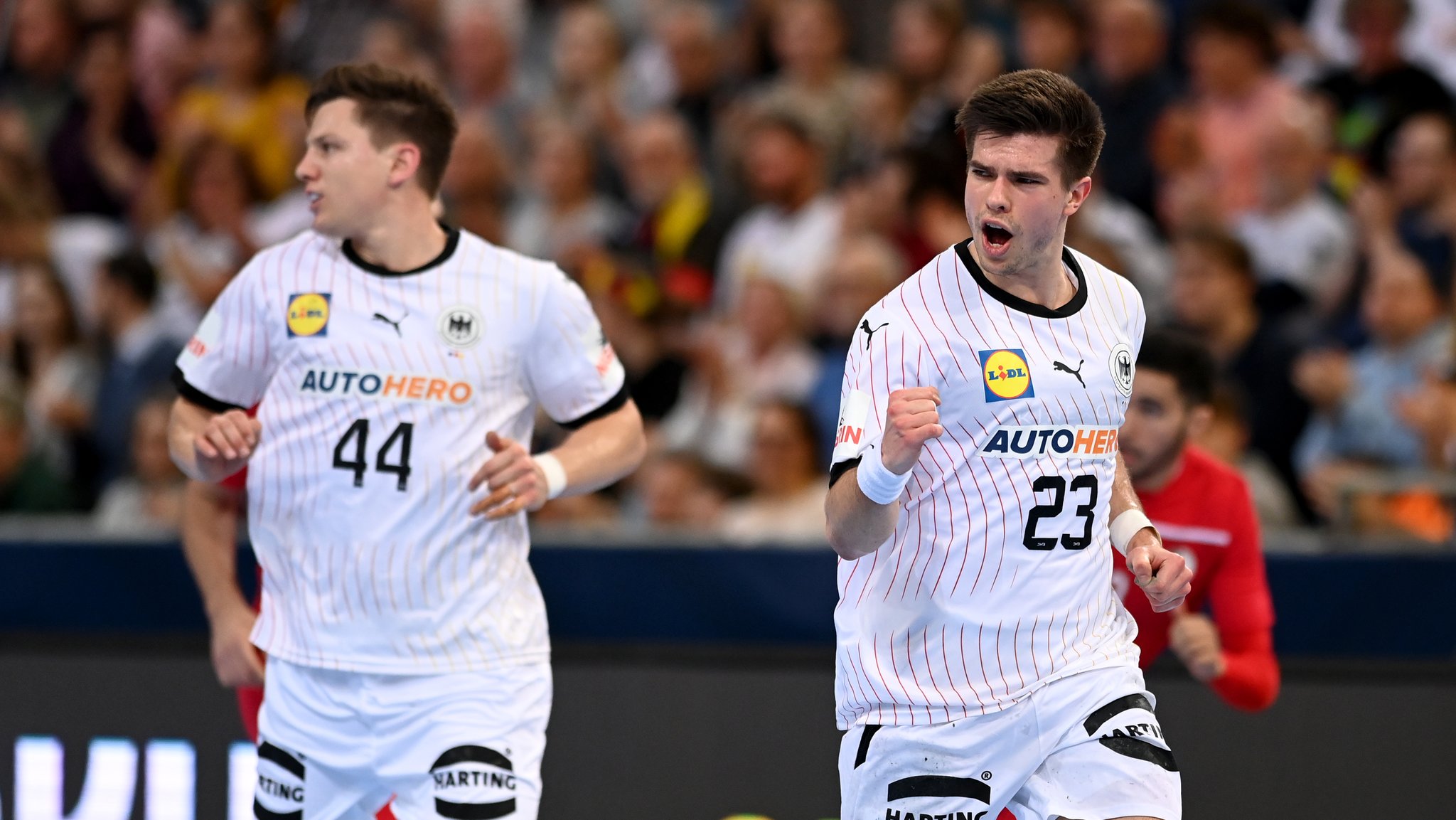 Deutschlands Handballer jubeln gegen Algerien