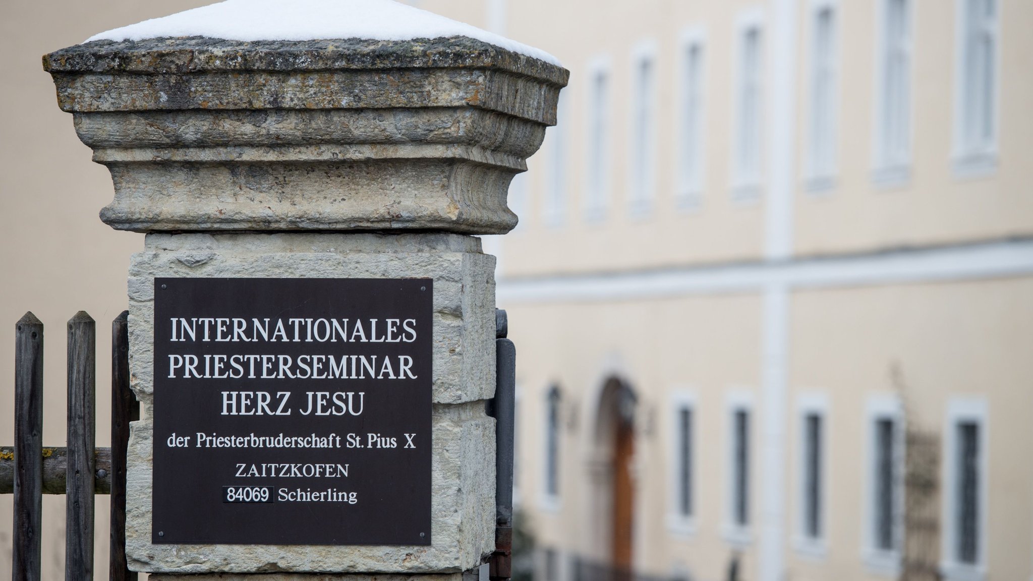 Das Priesterseminar Herz Jesu der Piusbruderschaft im Bistum Regensburg.