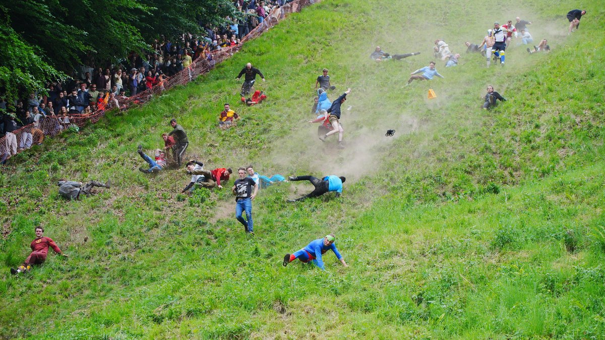 Münchner gewinnt zum zweiten Mal Käse-Rennen in England