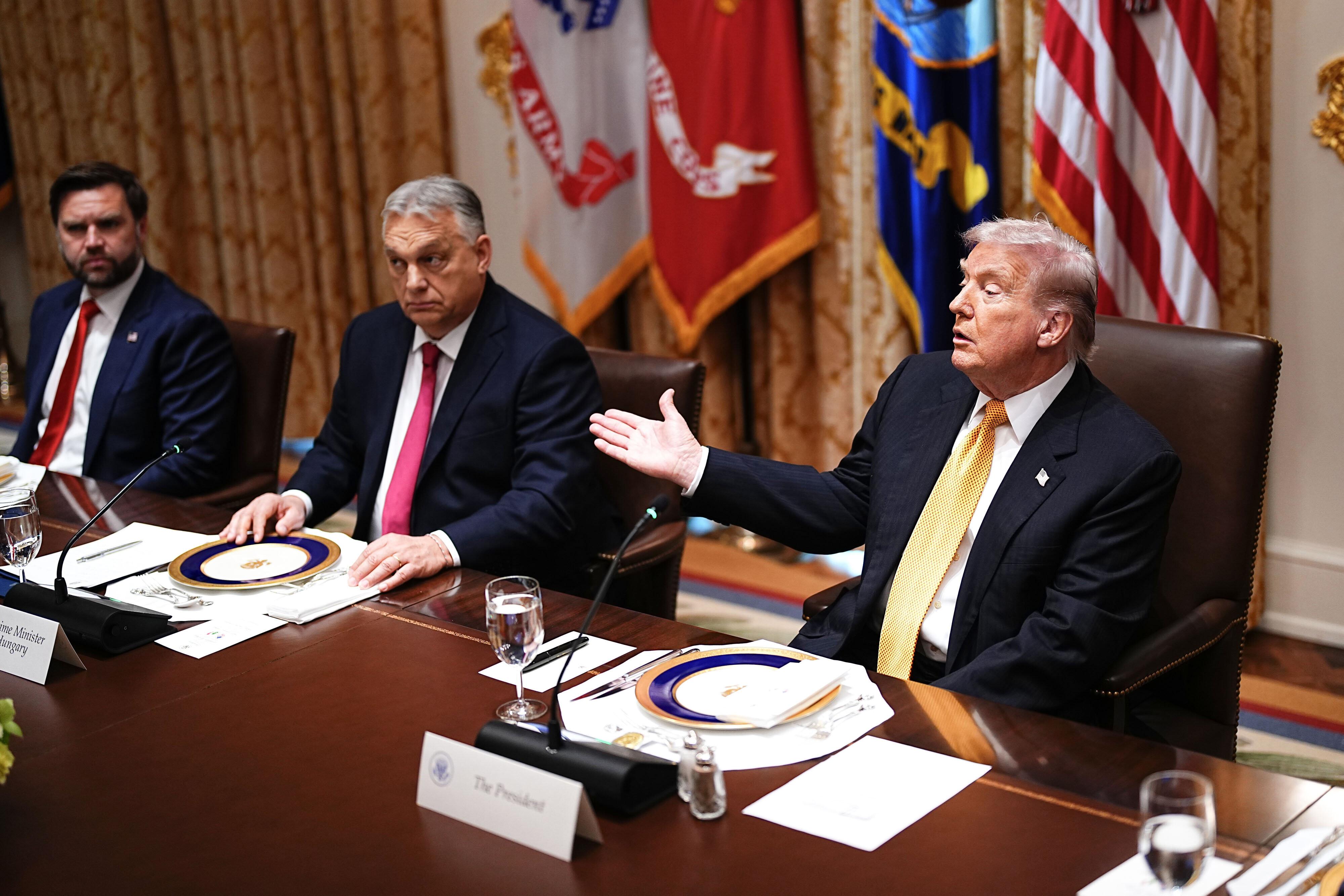 Archivbild vom 7.November 2025: Trump empfängt Ungarns Premier Victor Orban in Washington