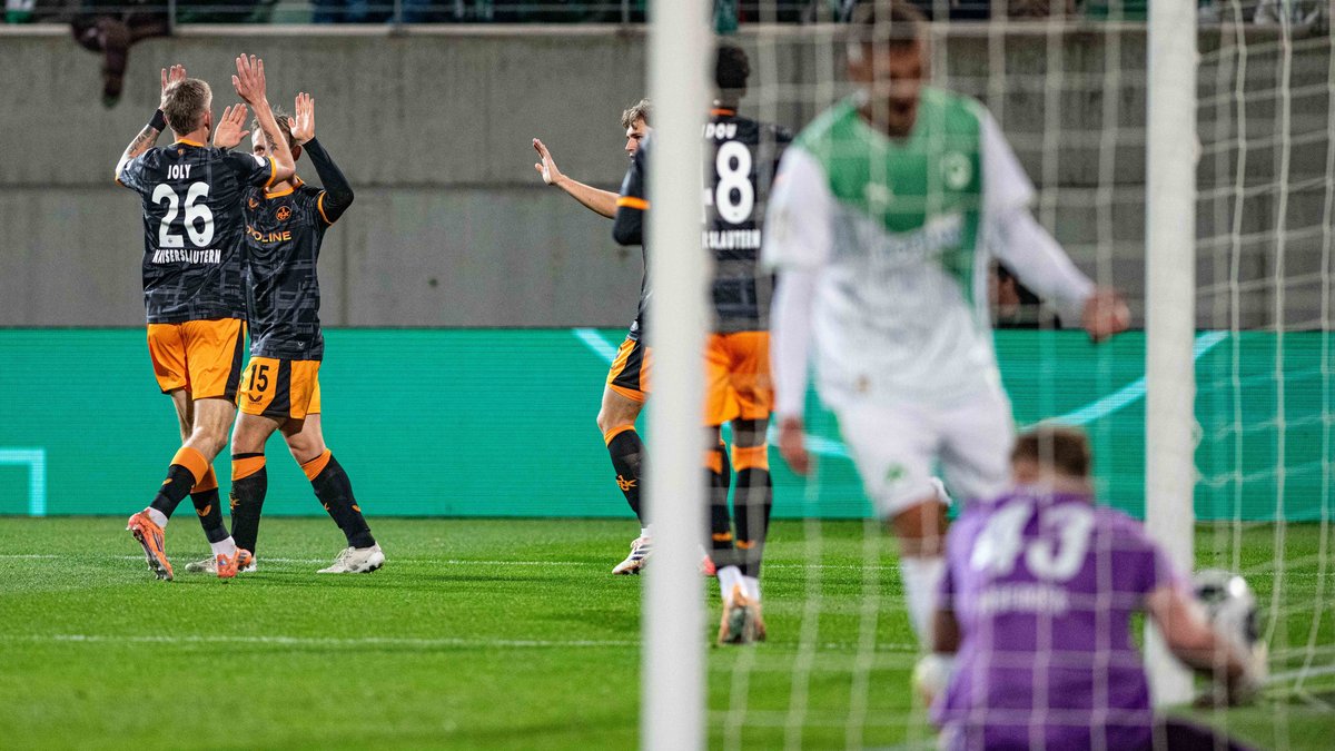 Blitz-Gelb-Rot besiegelt Fürths Pokal-Aus gegen Kaiserslautern