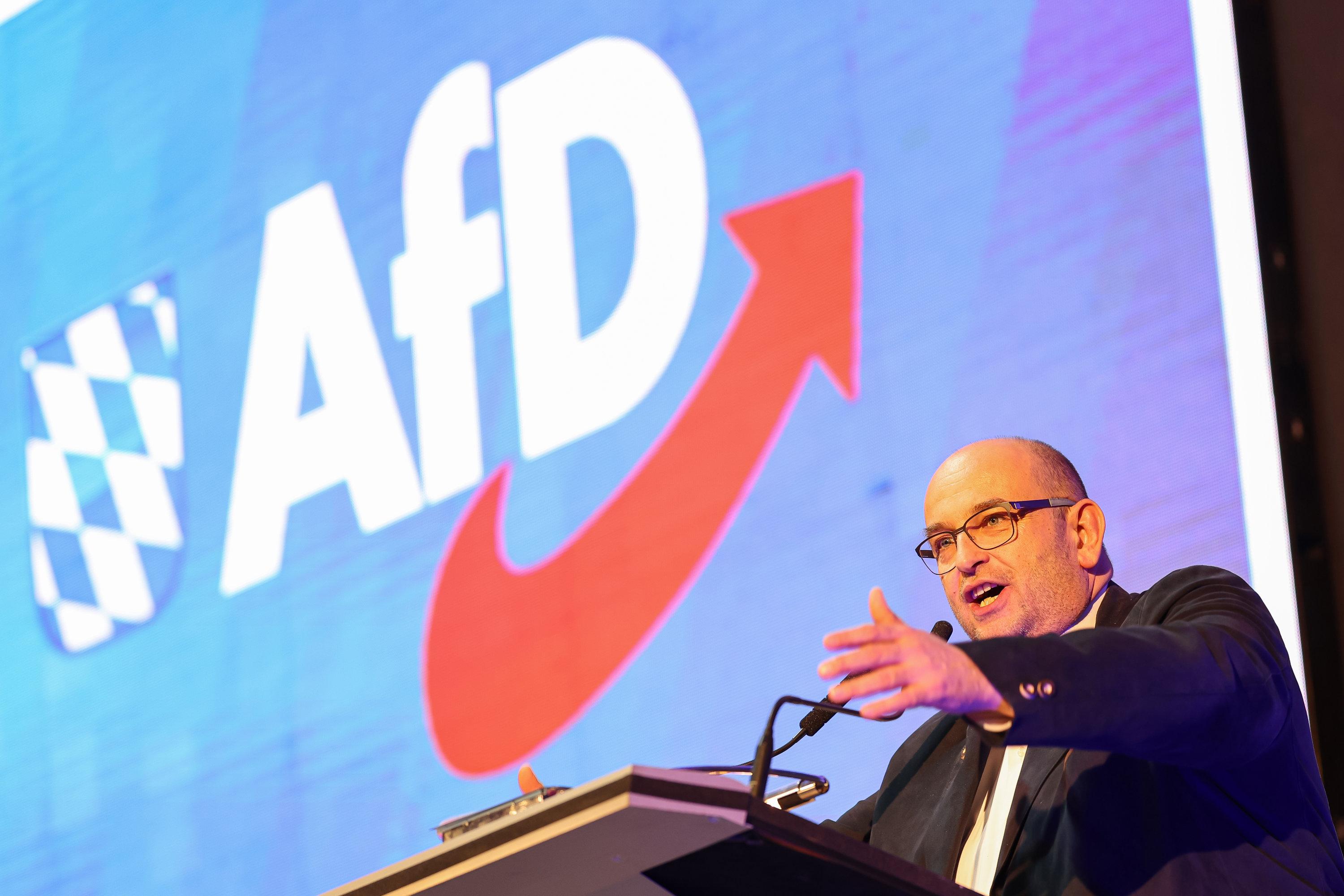 Stephan Protschka ist als Landesvorsitzender der AfD in Bayern wiedergewählt. Er erhielt 58,3 Prozent der abgegebenen Stimmen.